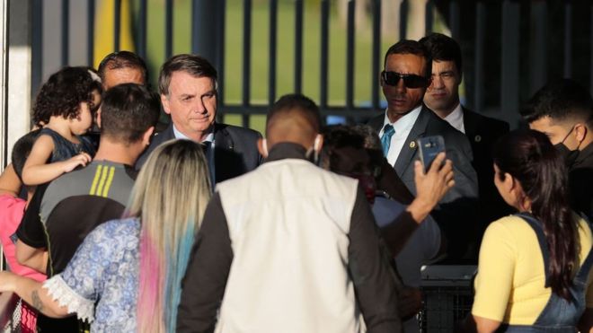 'Se Bolsonaro sofrer impeachment, será por causa da pandemia', prevê consultoria Eurasia